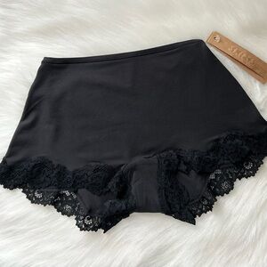 SKIMS Fits Everybody Lace Boyshort XS PN-BOY-4126